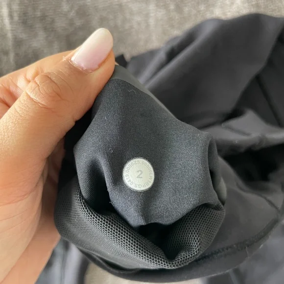 Lululemon In Movement Tight 25" - Picture 3 of 4